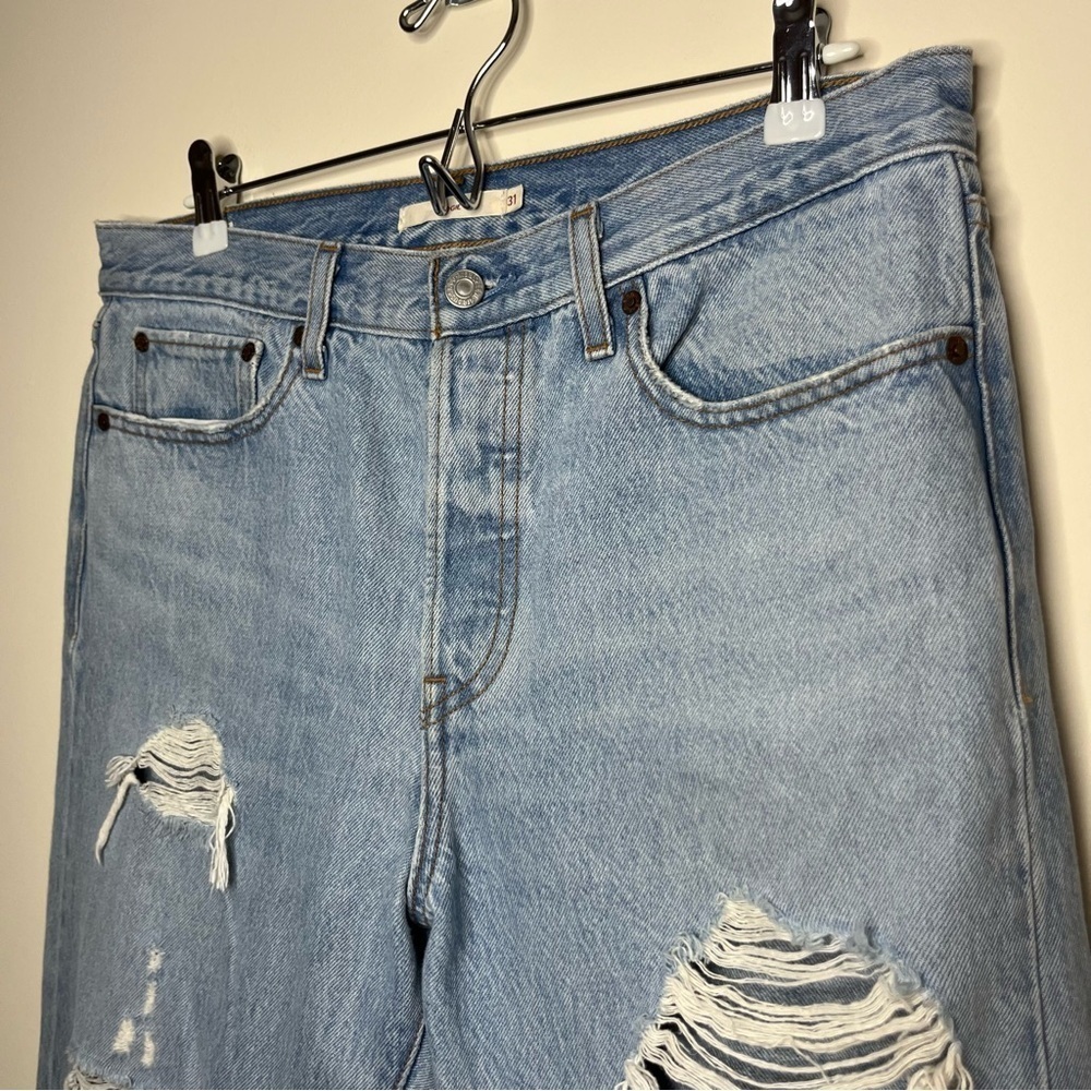 LEVI’s Premium Wedgie Icon Fit Collateral Damage Distressed Raw Hem Jeans - Picture 3 of 14